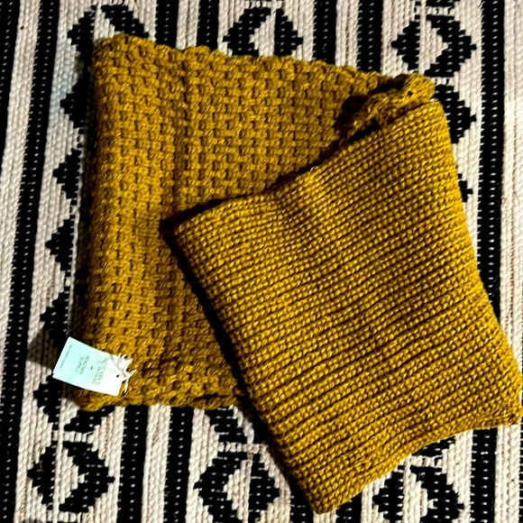 Carve Designs infinity scarf - Picture 4 of 4